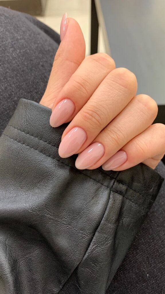 20 Elegant & Understated Old Money Nails You Need to Try | Luxury En Vogue