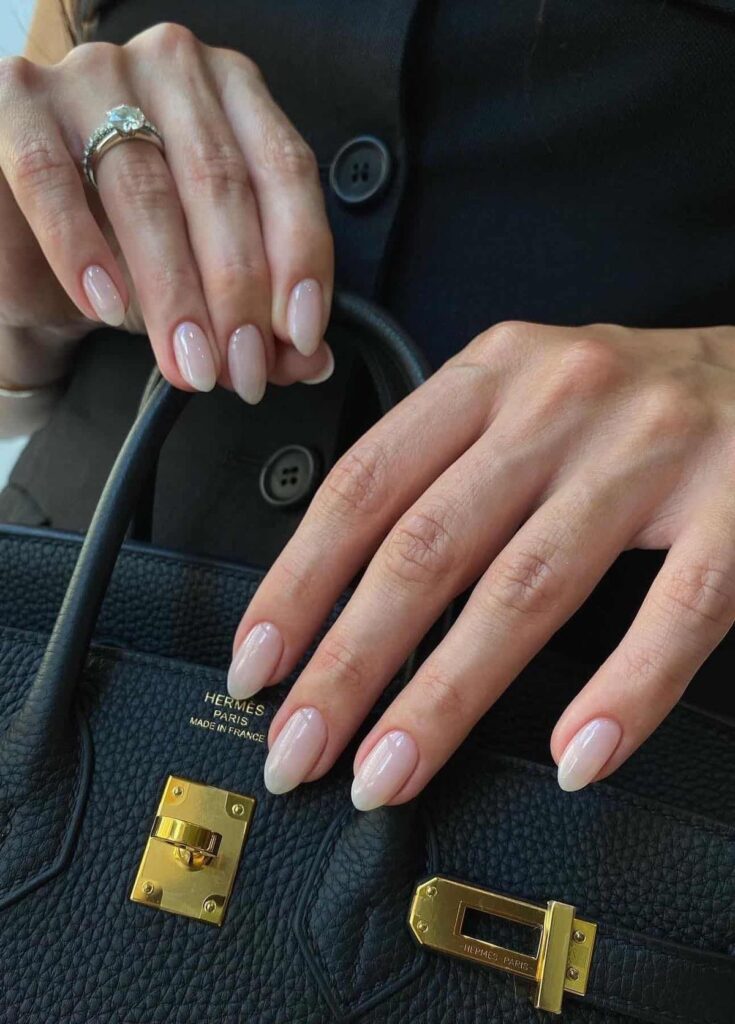 20 Elegant & Understated Old Money Nails You Need to Try | Luxury En Vogue