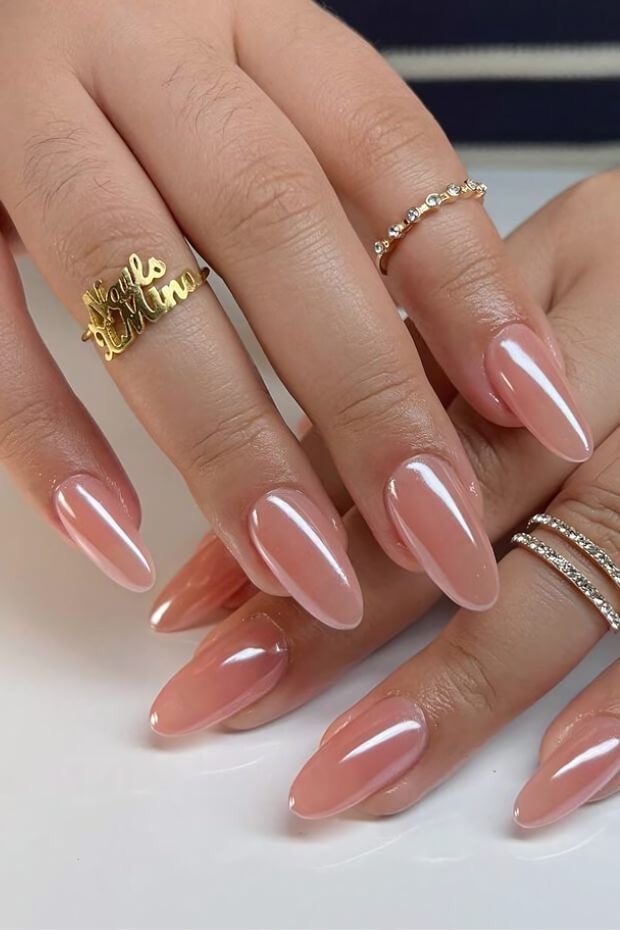Nude Chrome Nail Ideas That Scream Luxury | Luxury En Vogue