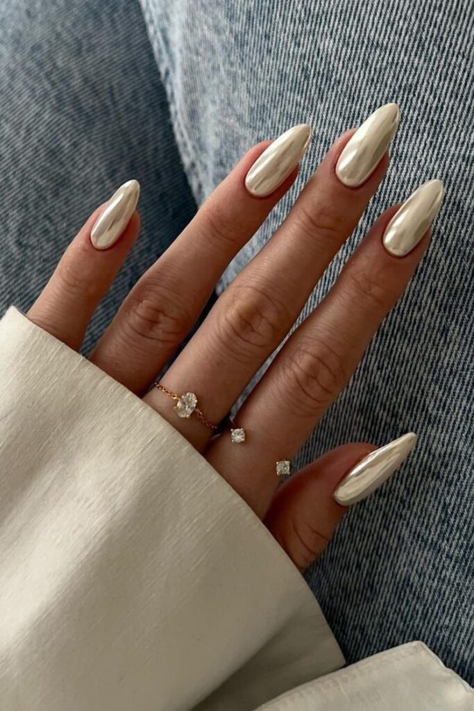 Nude Chrome Nail Ideas That Scream Luxury | Luxury En Vogue
