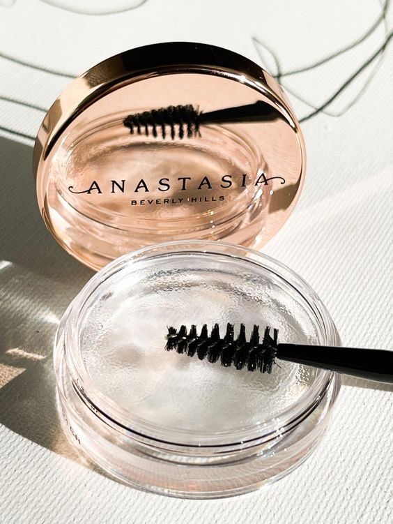 This Product Gives You Fuller Brows in Just One Swipe | Anastasia Beverly Hills Brow Freeze Gel | Luxury En Vogue